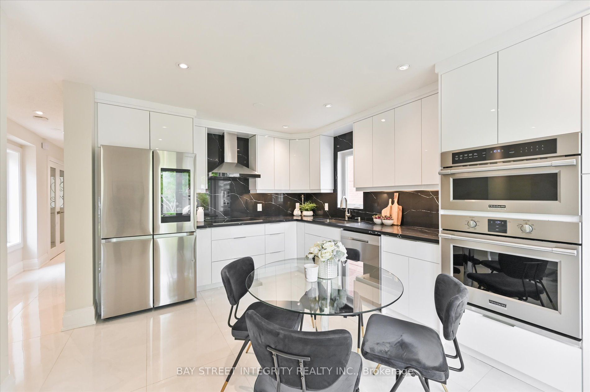 2605 Devonsley Cres