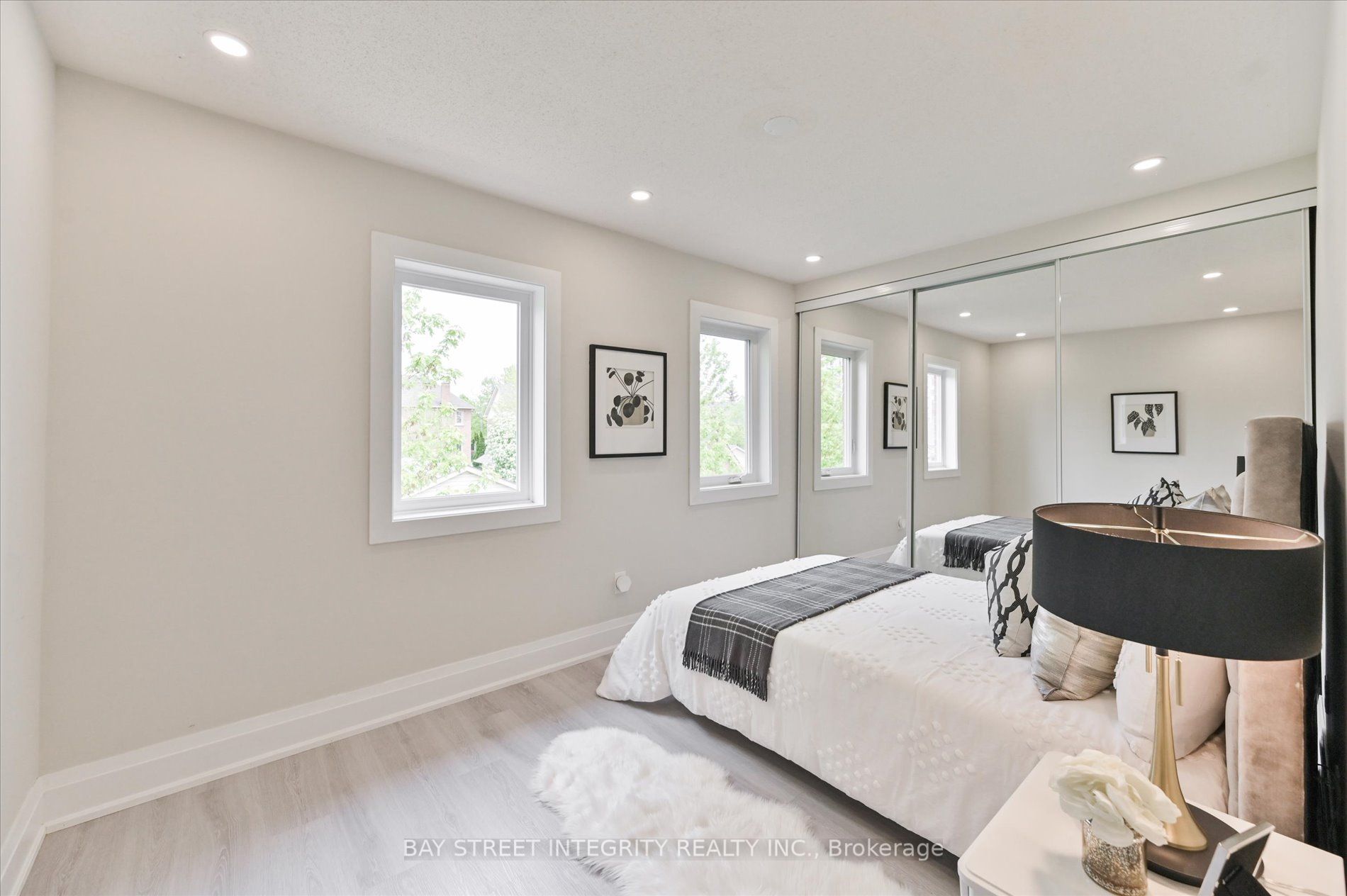 2605 Devonsley Cres