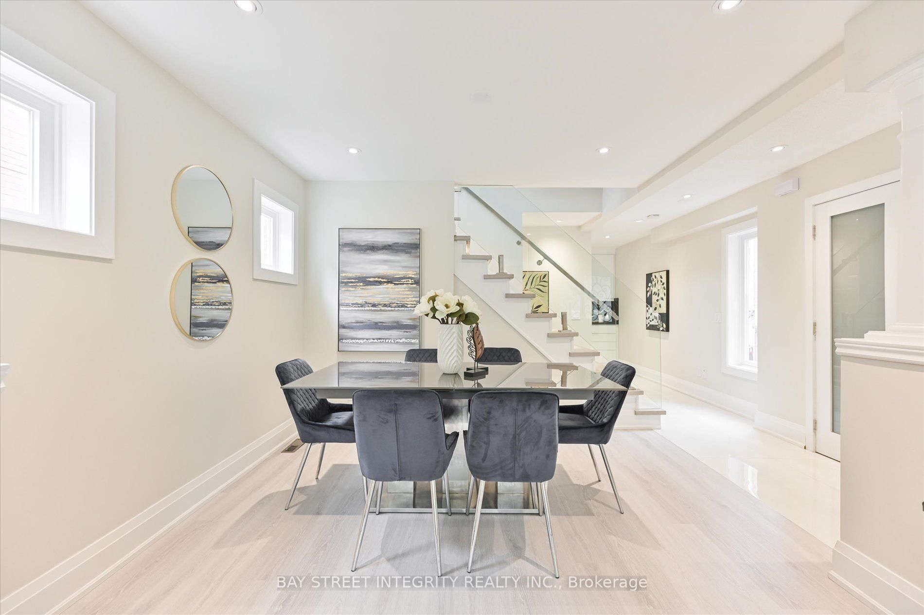 2605 Devonsley Cres