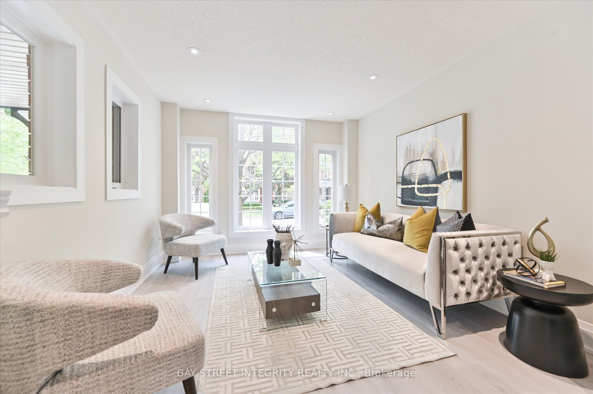2605 Devonsley Cres