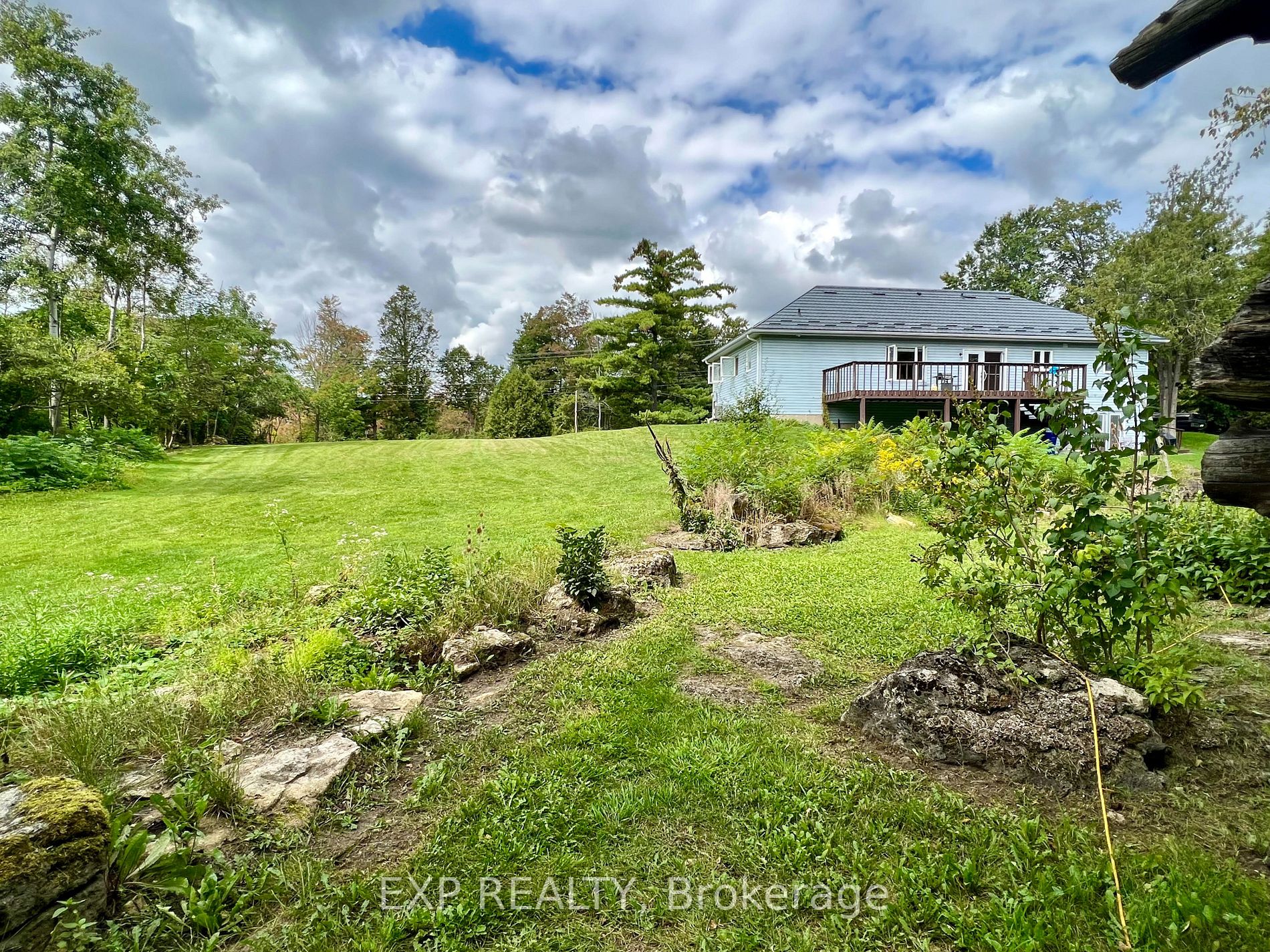 8080 Side Rd 15 Rd