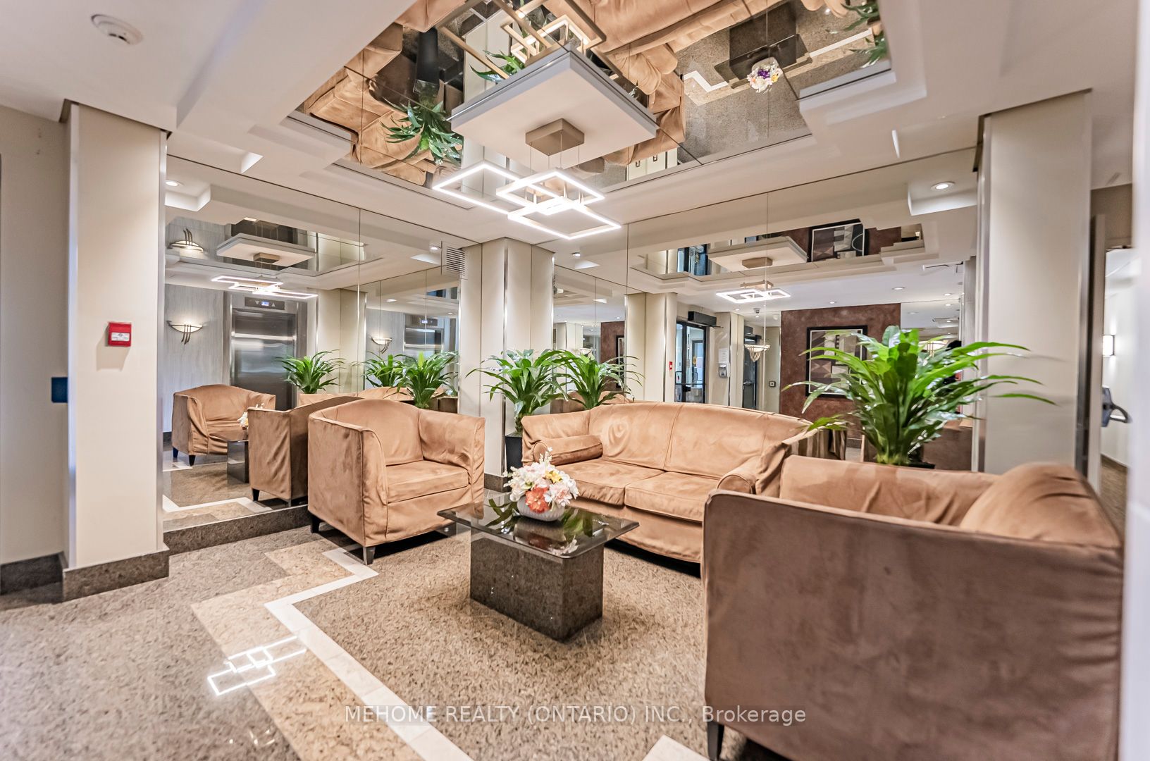 2091 Hurontario Street, #810