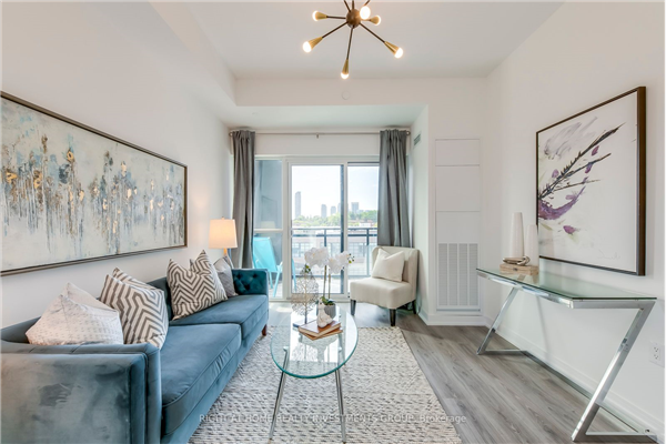25 Neighbourhood Lane, Toronto
