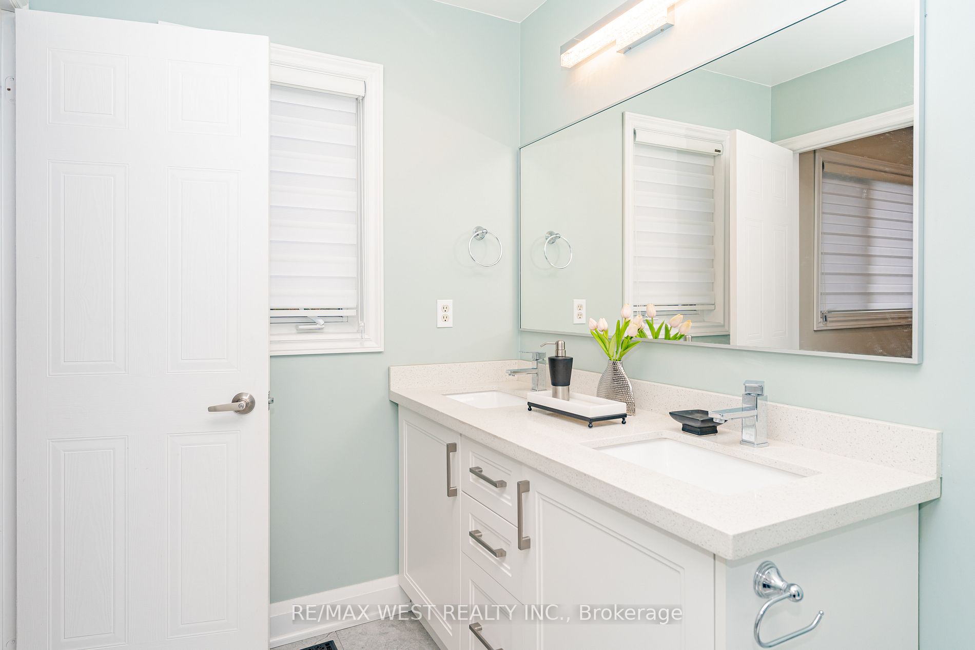 42 Pioneer Ave, #28