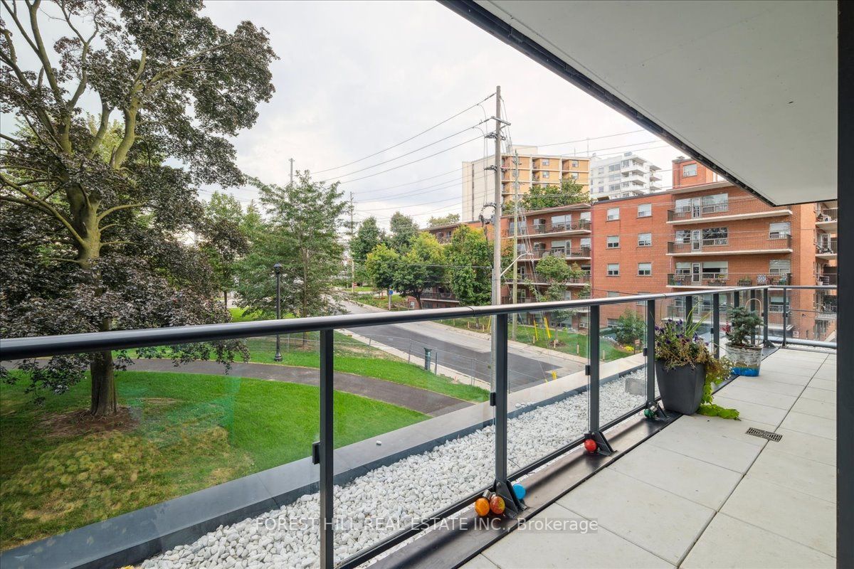 21 Park Street E, #209