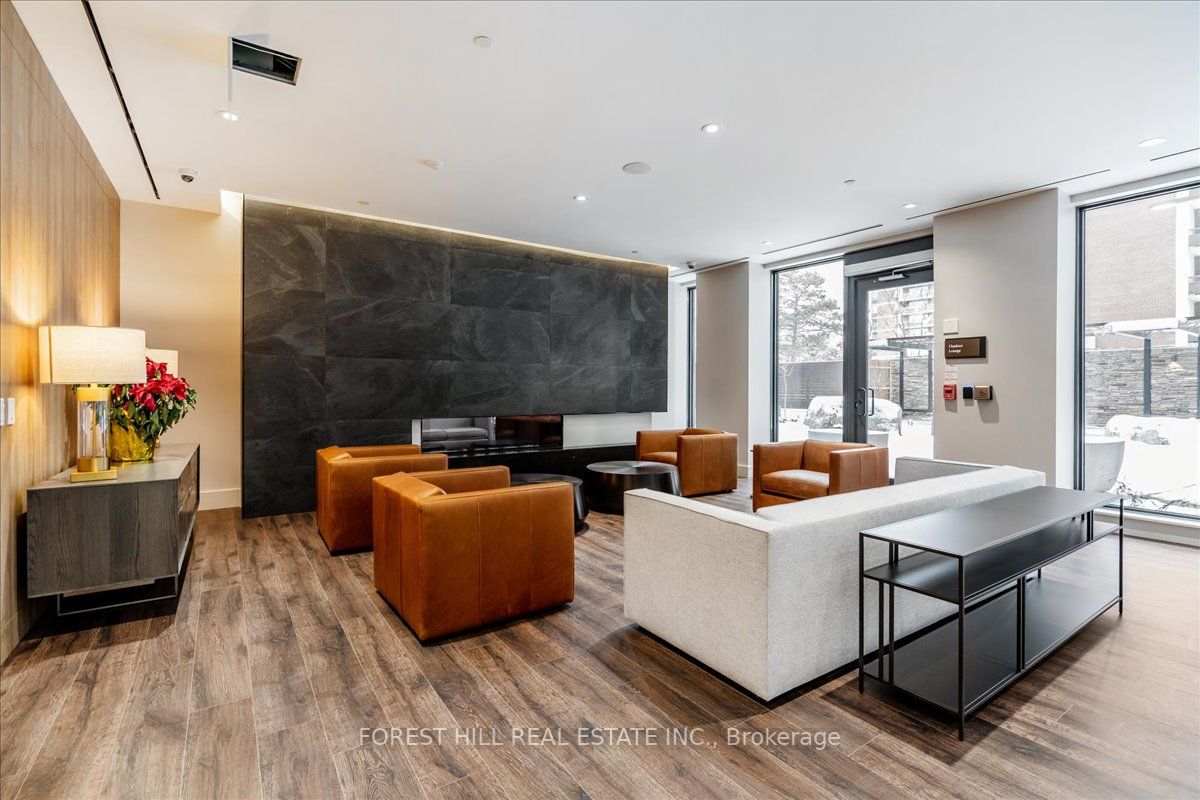 21 Park Street E, #209