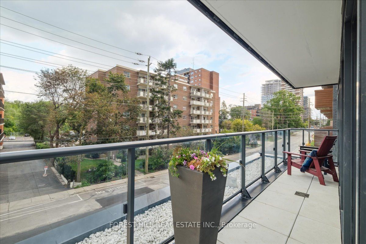 21 Park Street E, #209