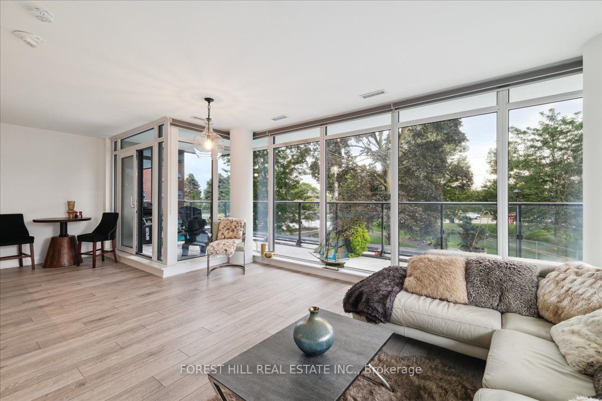 21 Park Street E, #209