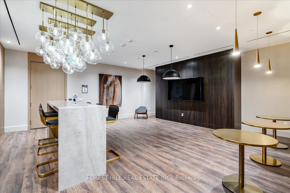 21 Park Street E, #209