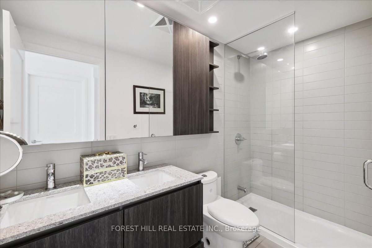 21 Park Street E, #209