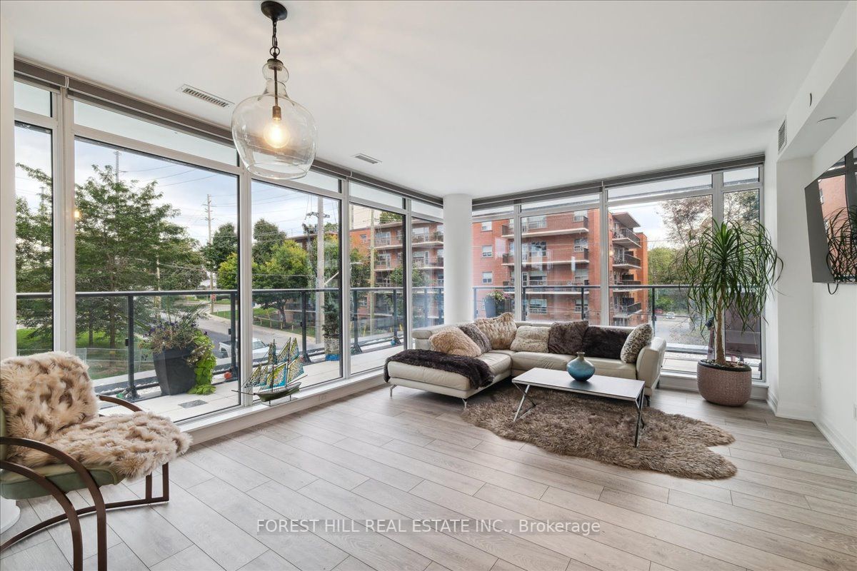 21 Park Street E, #209