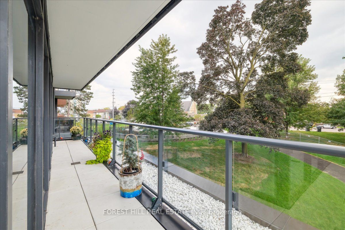 21 Park Street E, #209