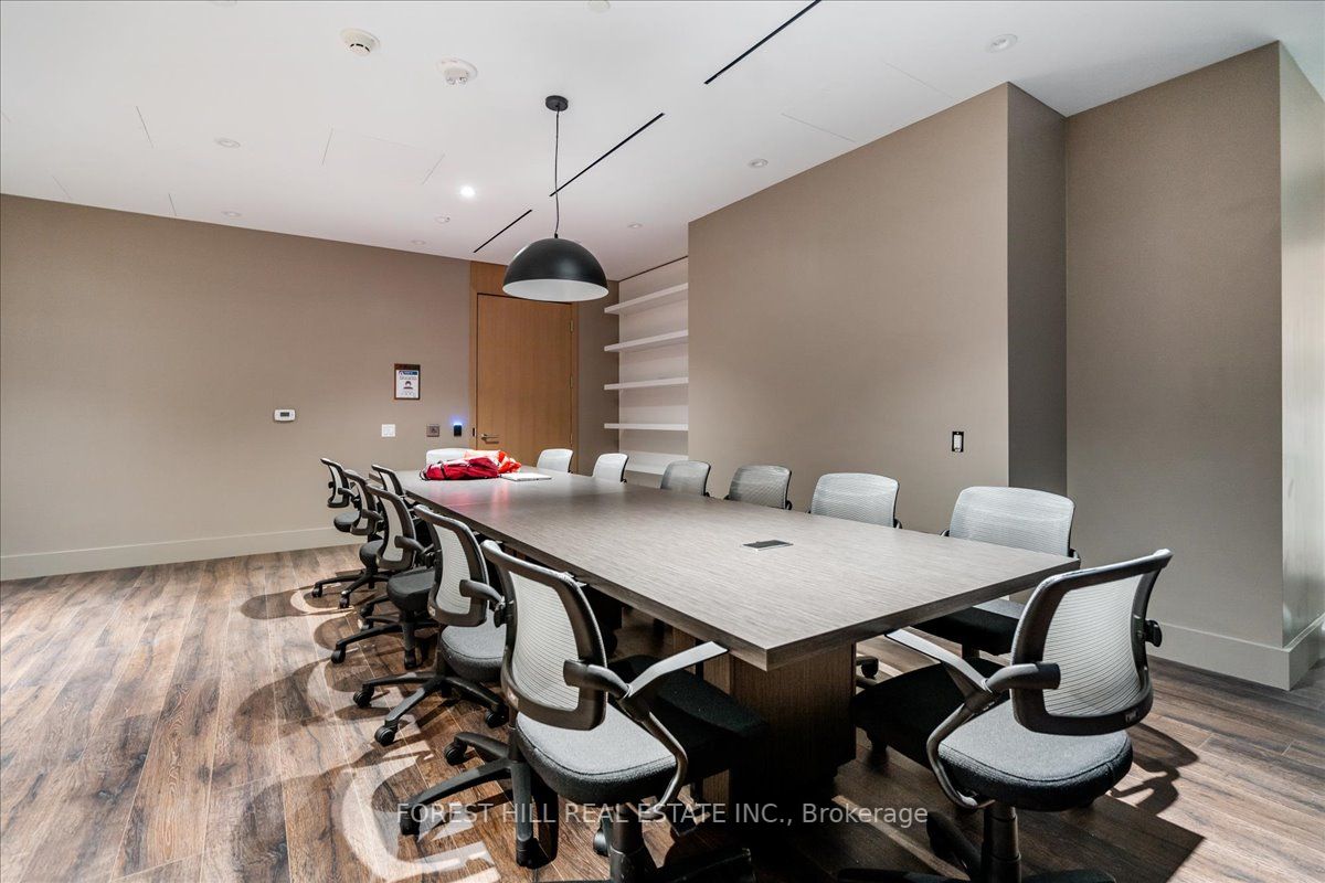21 Park Street E, #209