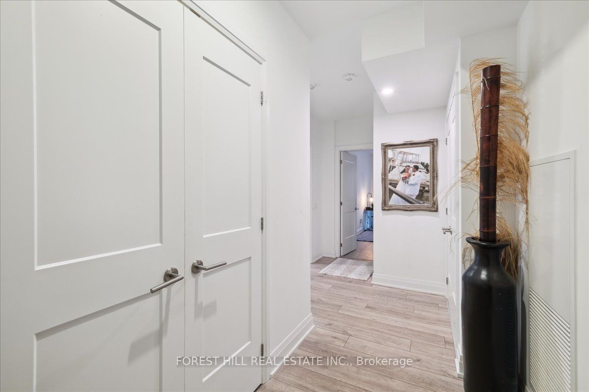 21 Park Street E, #209