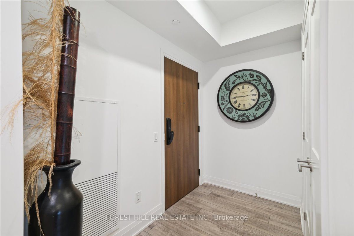 21 Park Street E, #209