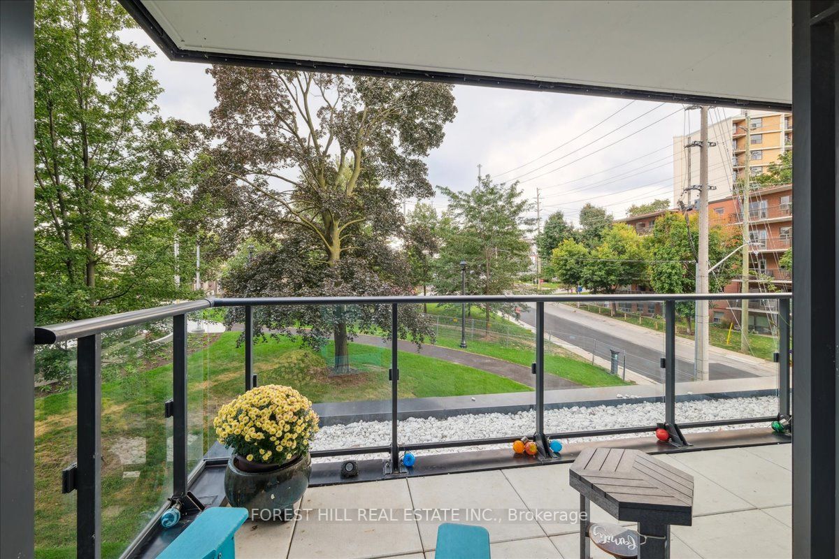21 Park Street E, #209