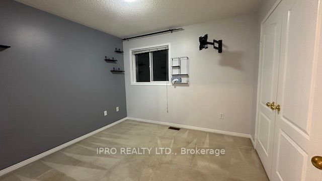 30 Culture Cres