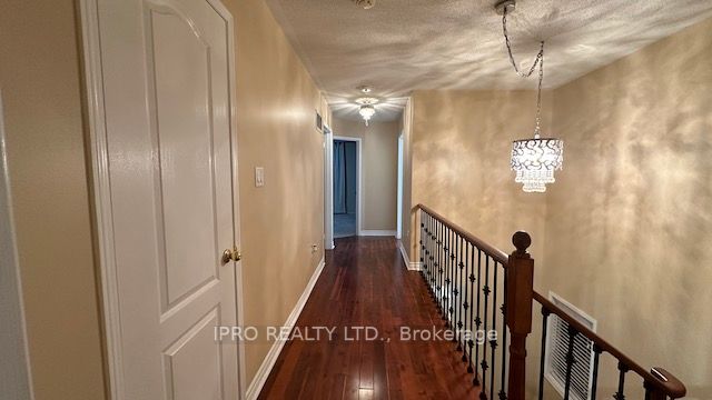 30 Culture Cres