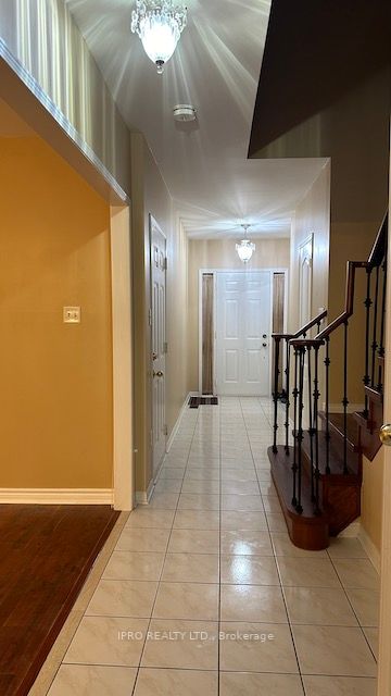 30 Culture Cres