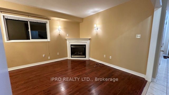 30 Culture Cres
