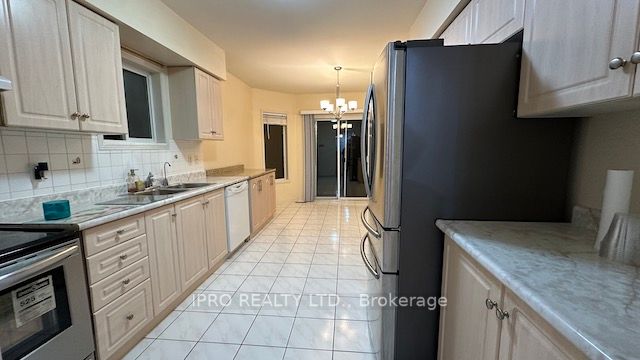 30 Culture Cres