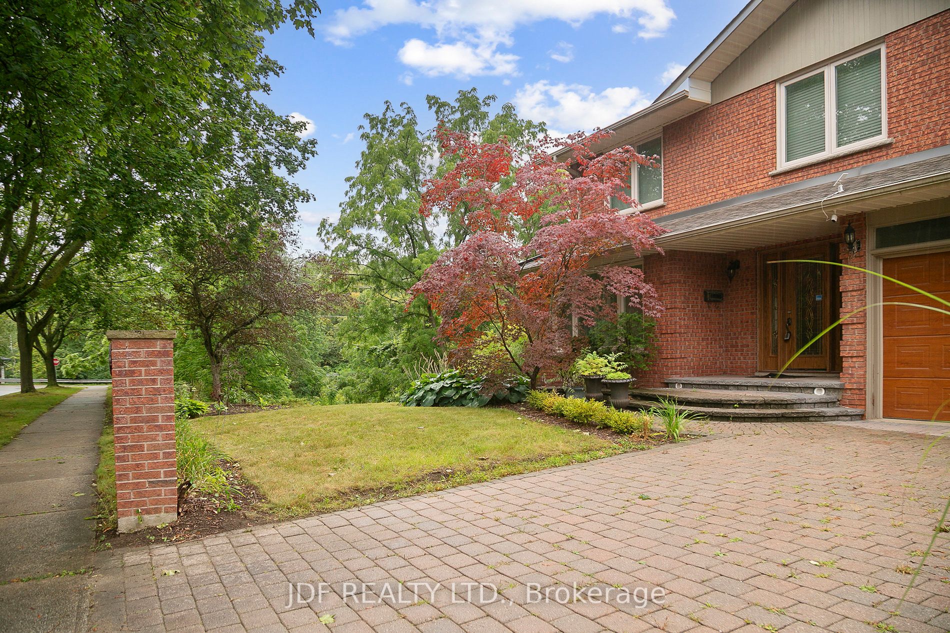 1099 Caldwell Ave