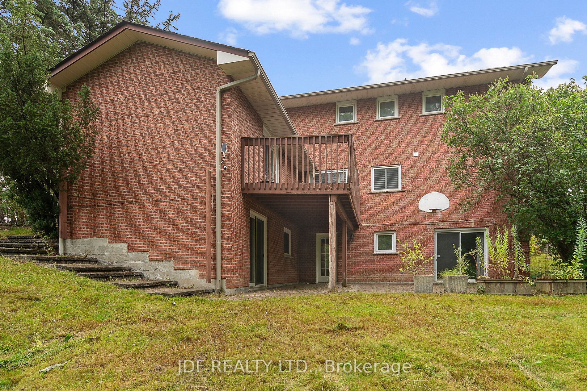 1099 Caldwell Ave