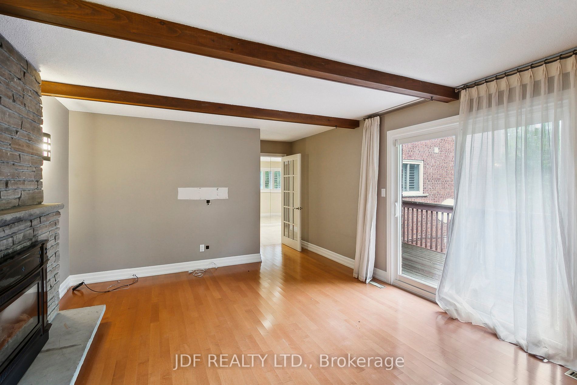 1099 Caldwell Ave