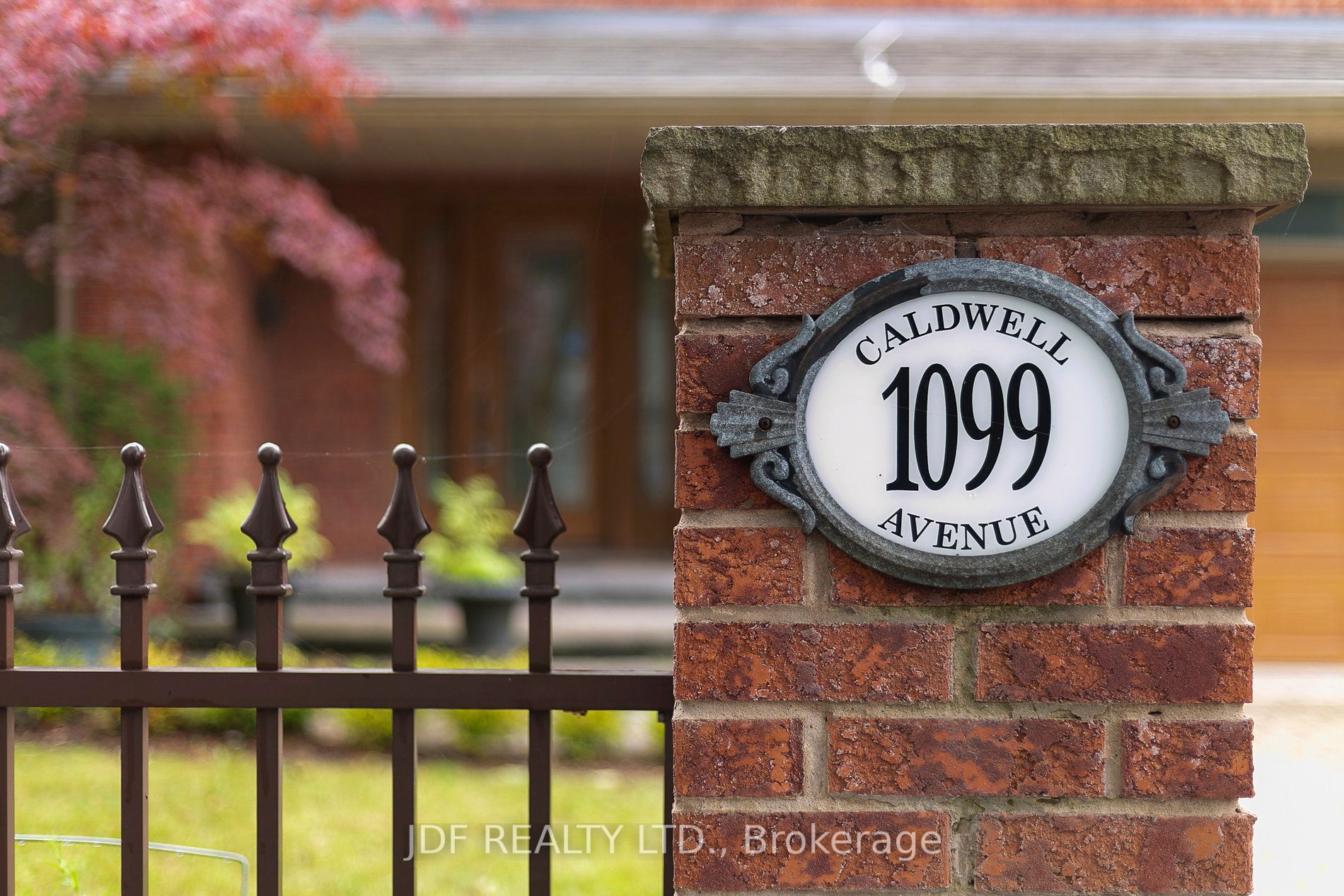 1099 Caldwell Ave