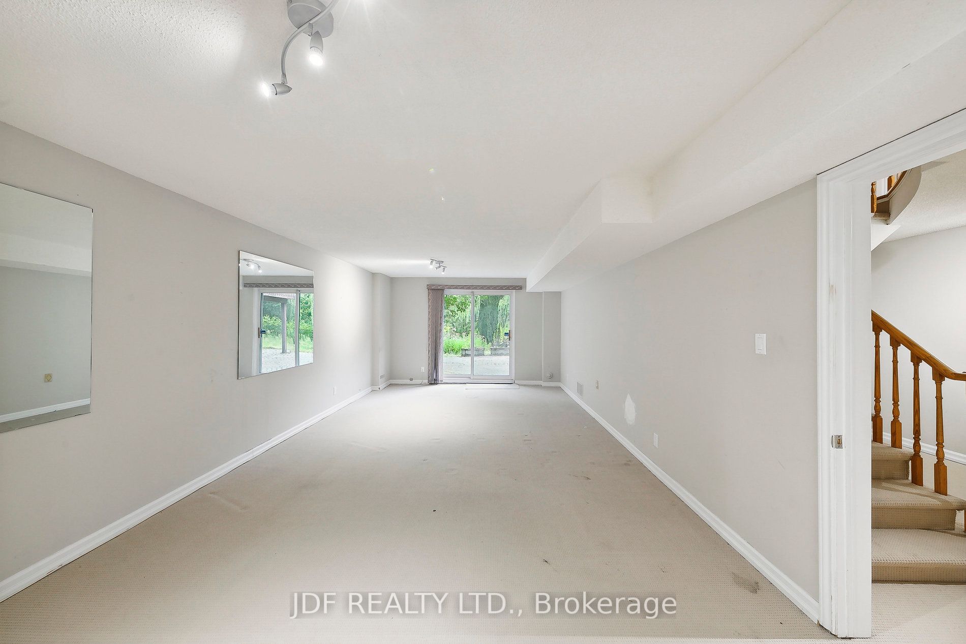 1099 Caldwell Ave