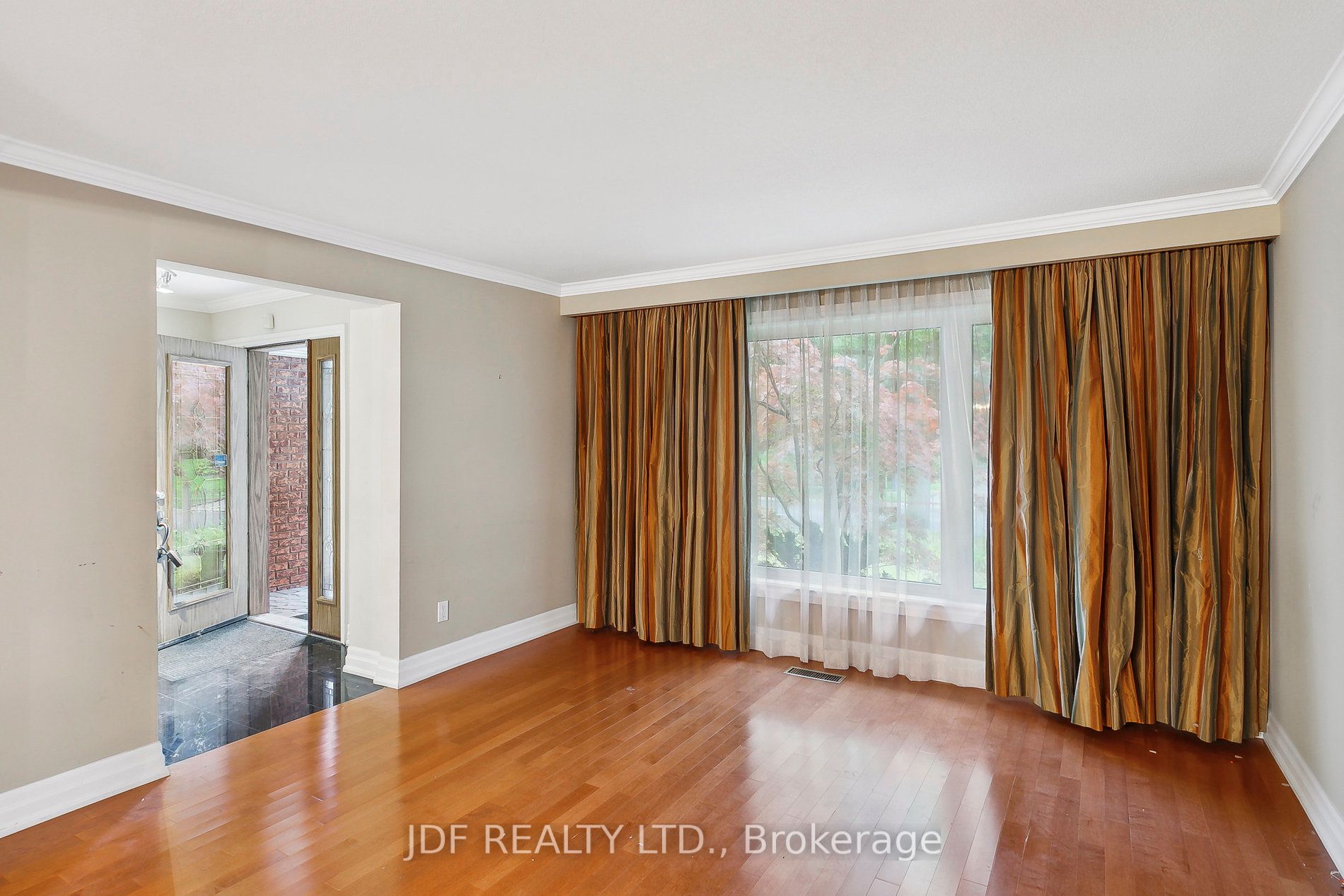 1099 Caldwell Ave