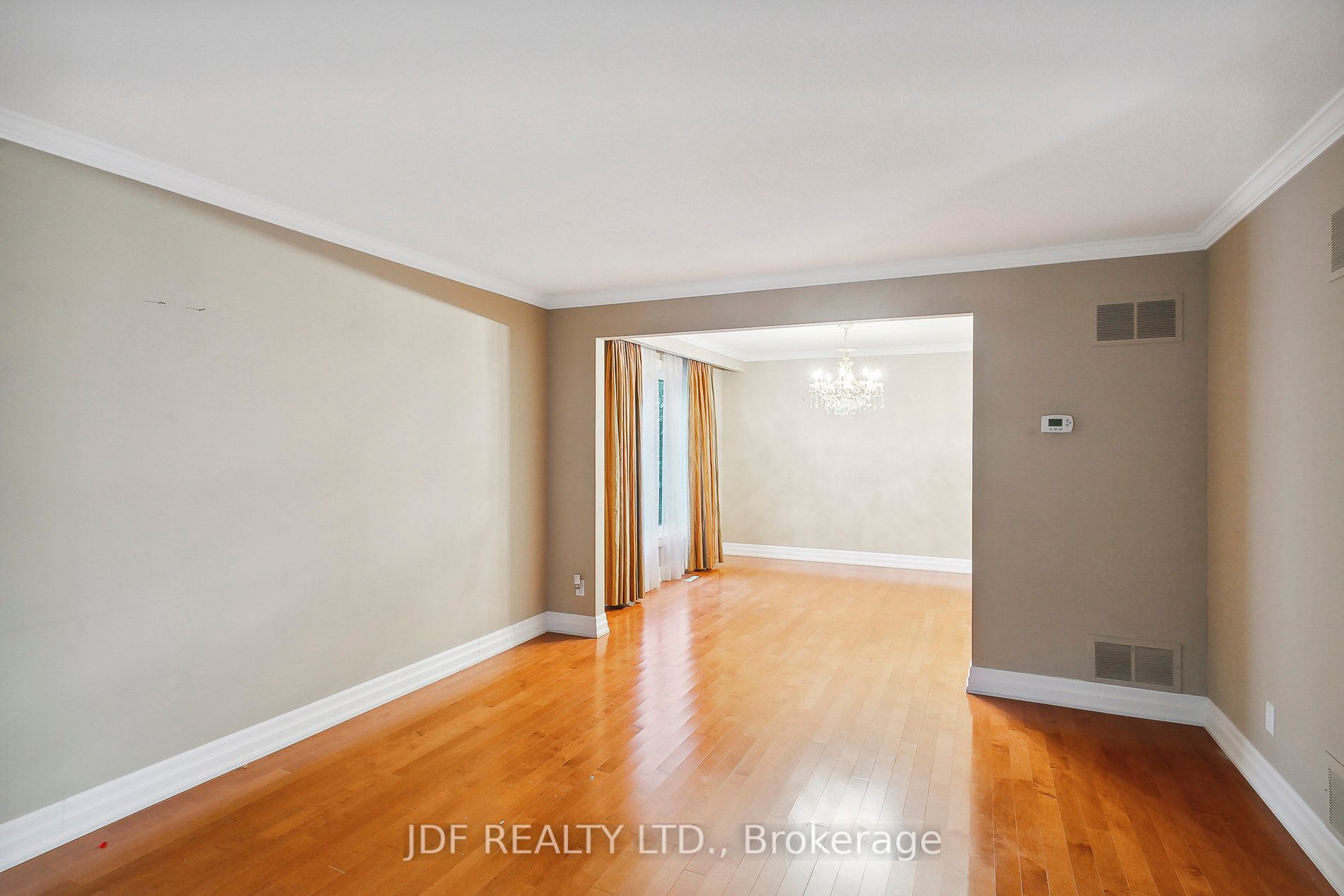 1099 Caldwell Ave