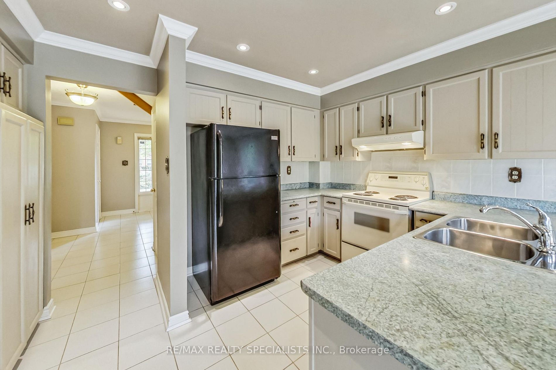 3955 Glamis Crt
