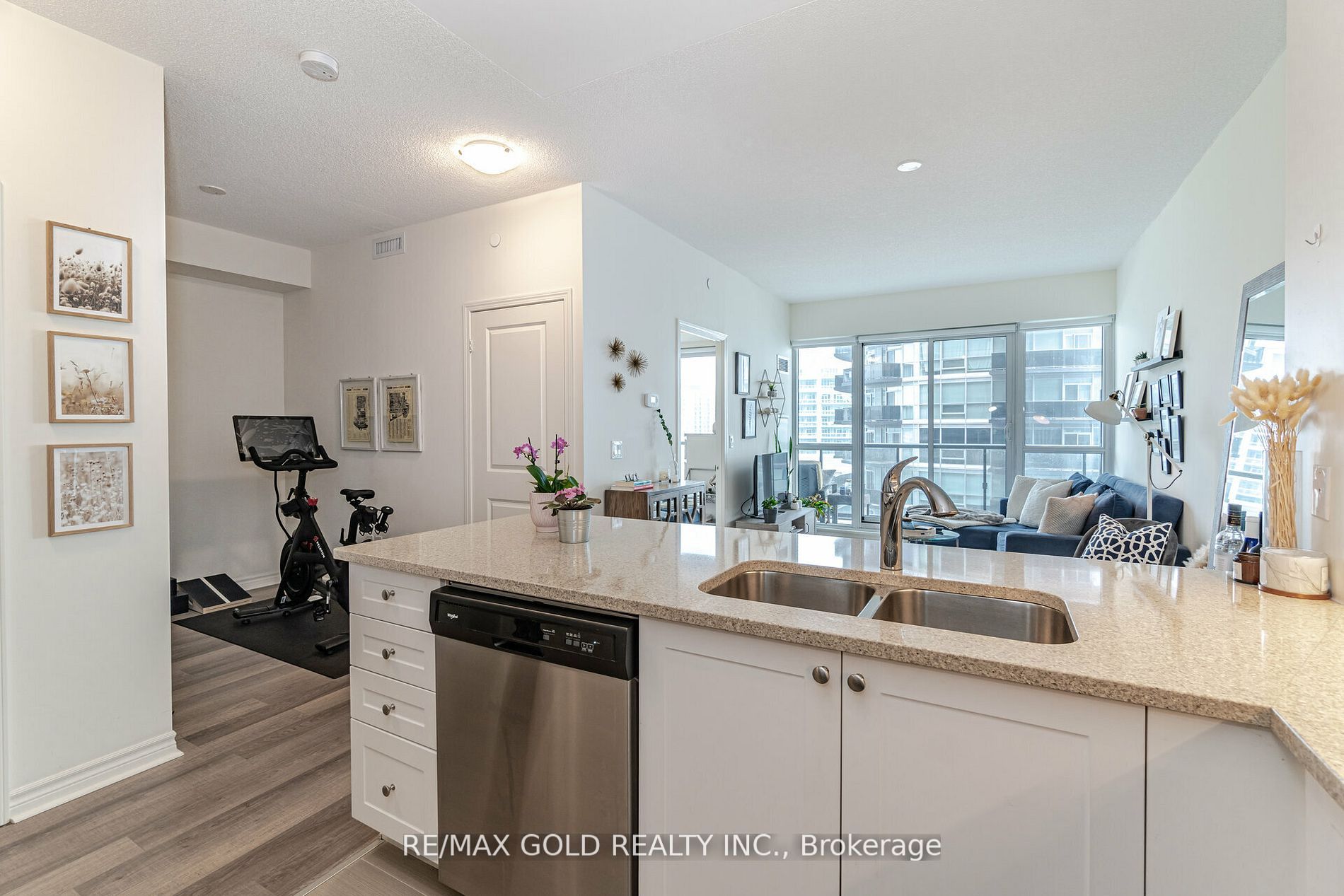 39 Annie Craig Dr, #1010