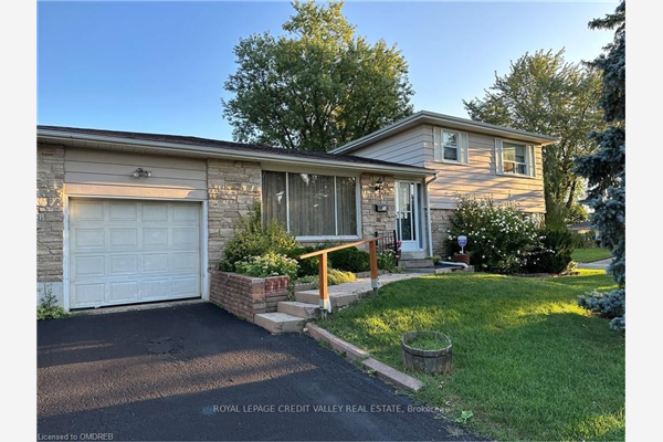 33 Roberts Cres