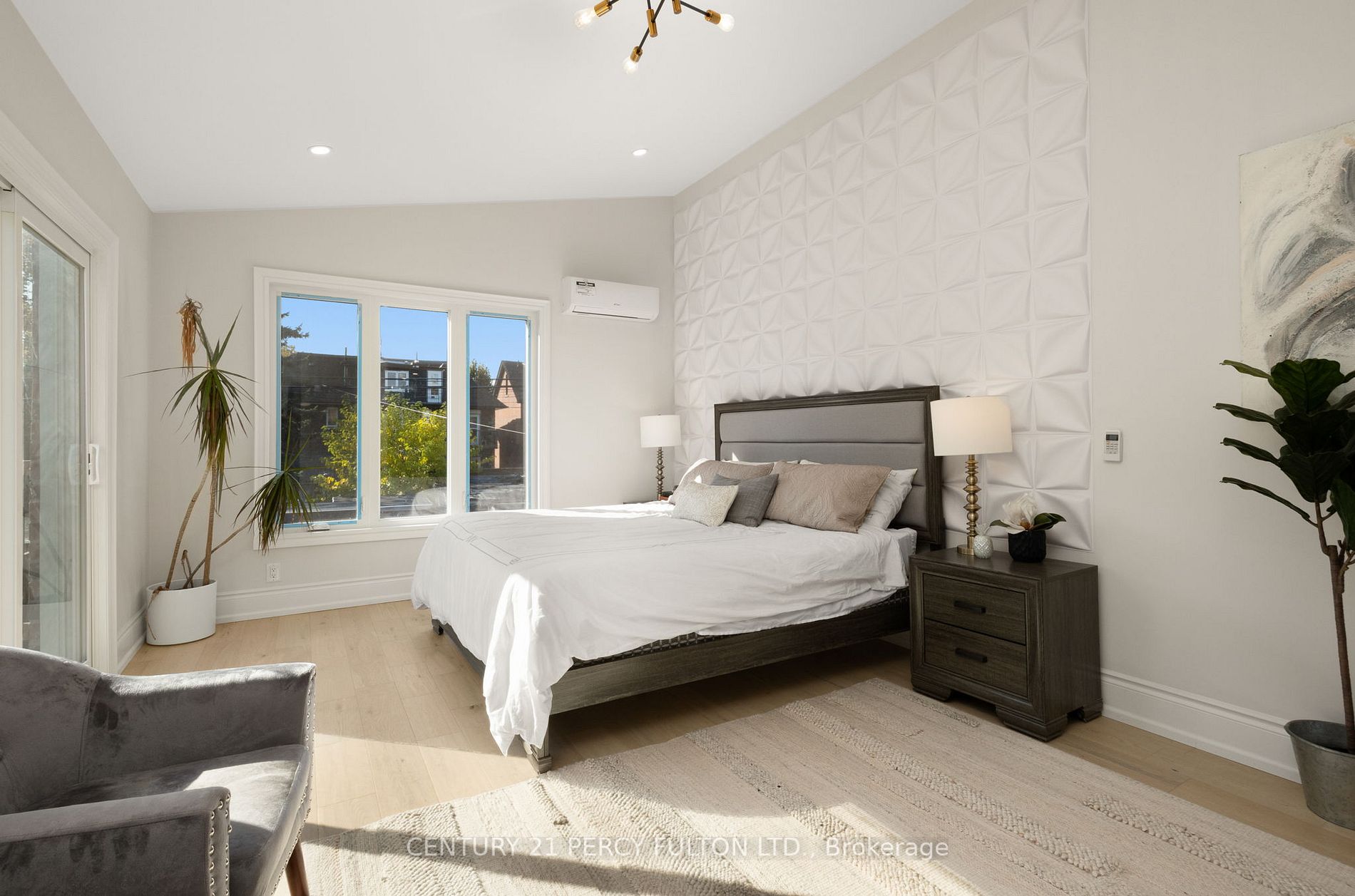 50 Macdonell Ave