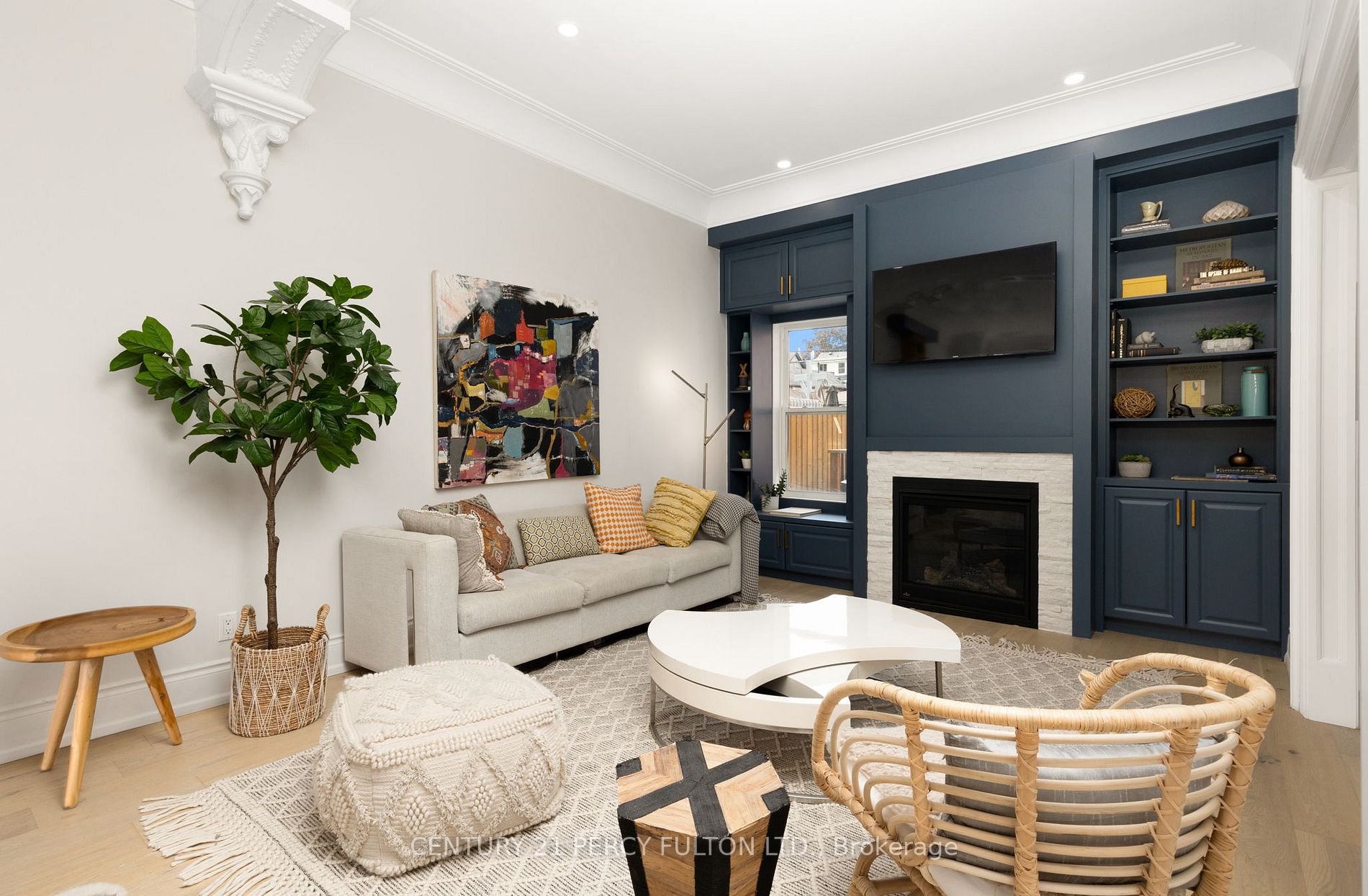 50 Macdonell Ave