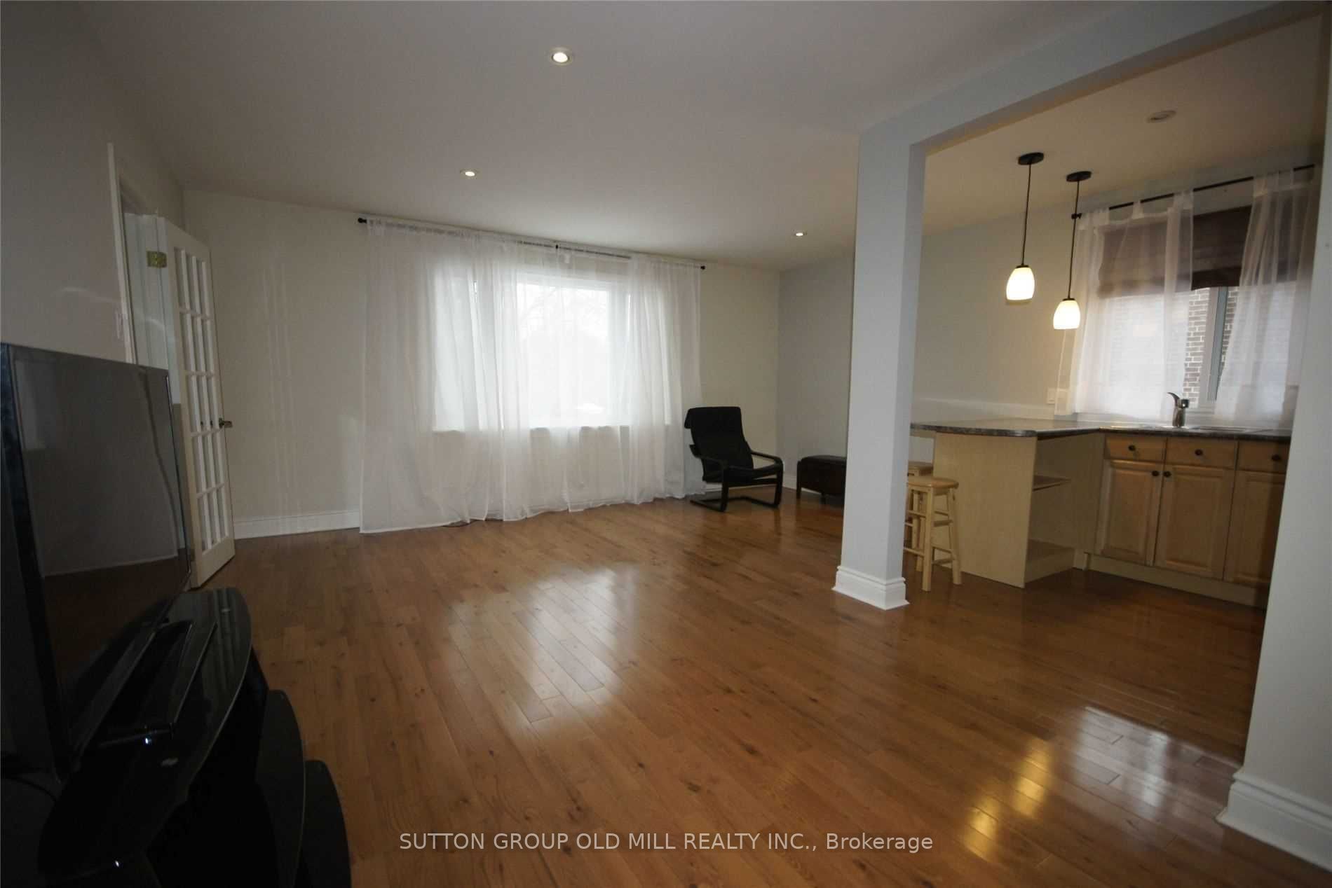 112 Stephen Dr