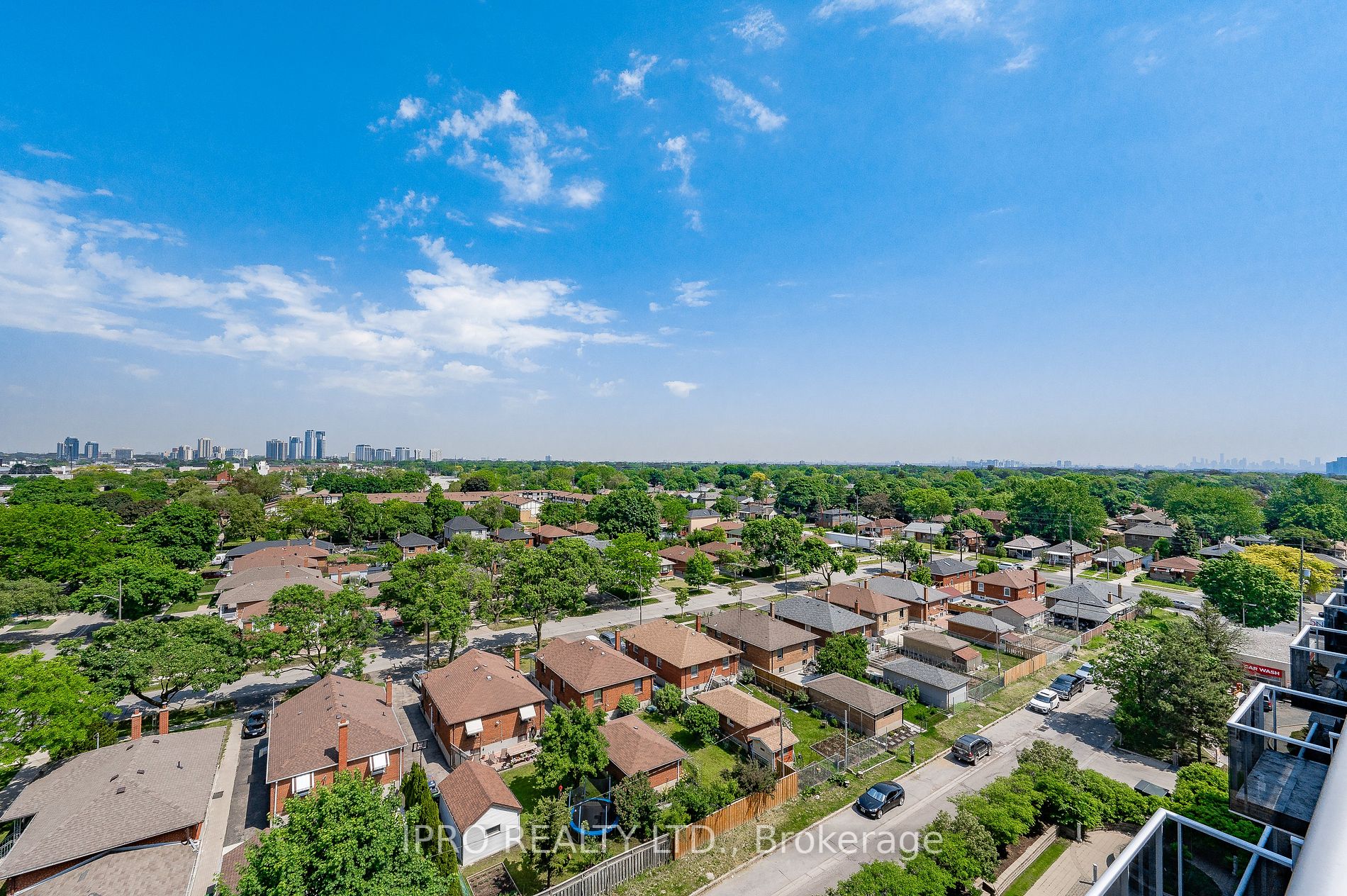 1040 The Queensway Ave, #901