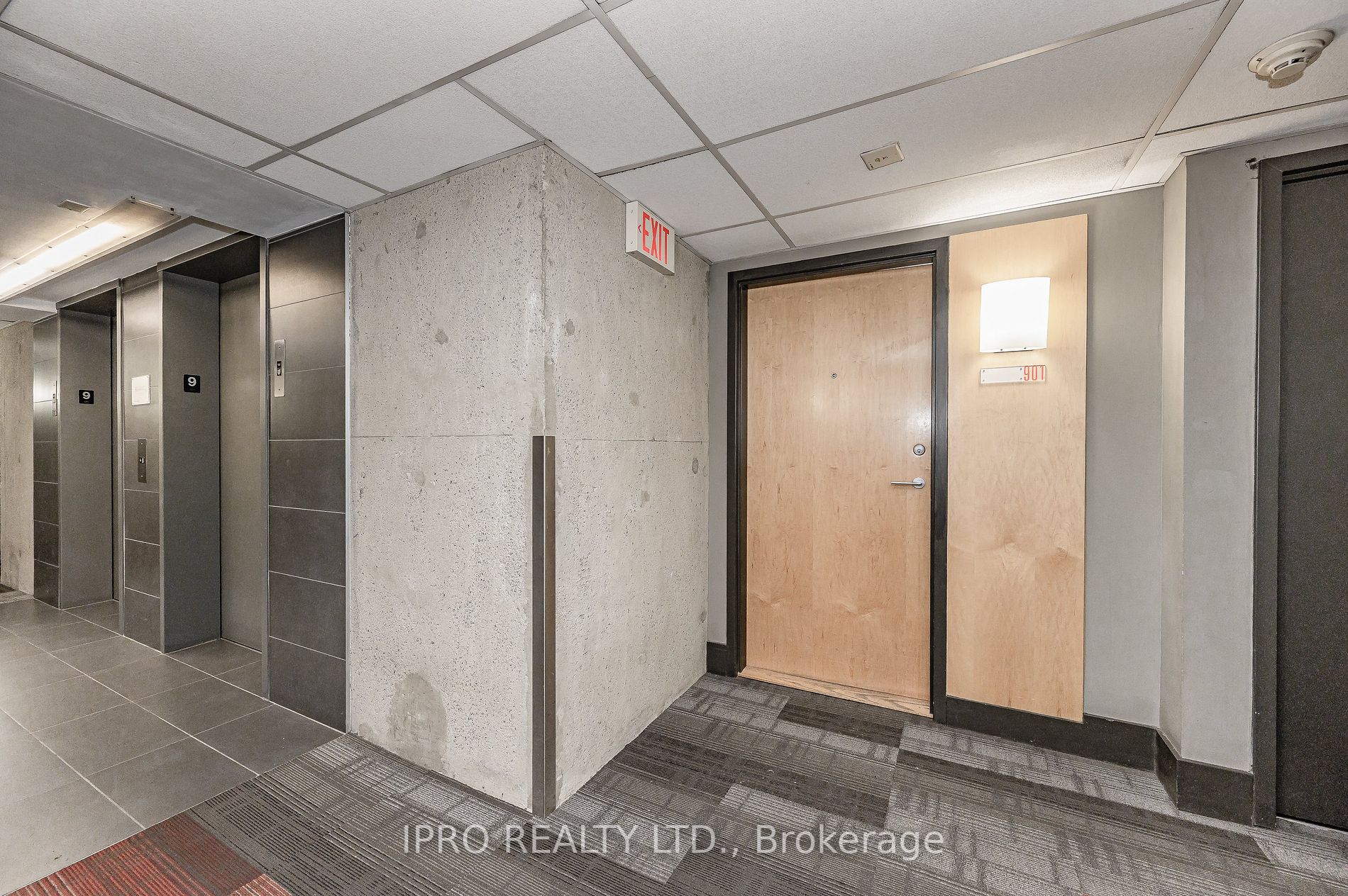 1040 The Queensway Ave, #901