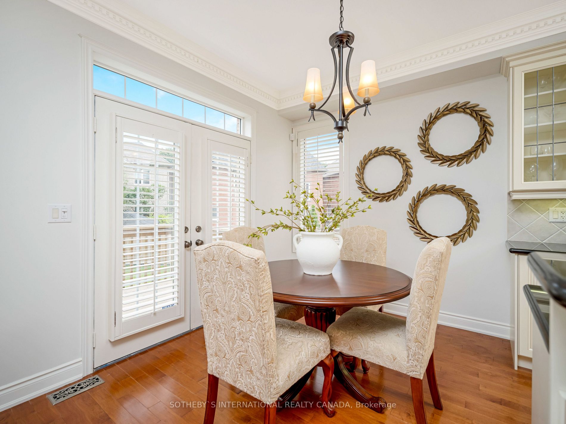 3380 Hayhurst Cres