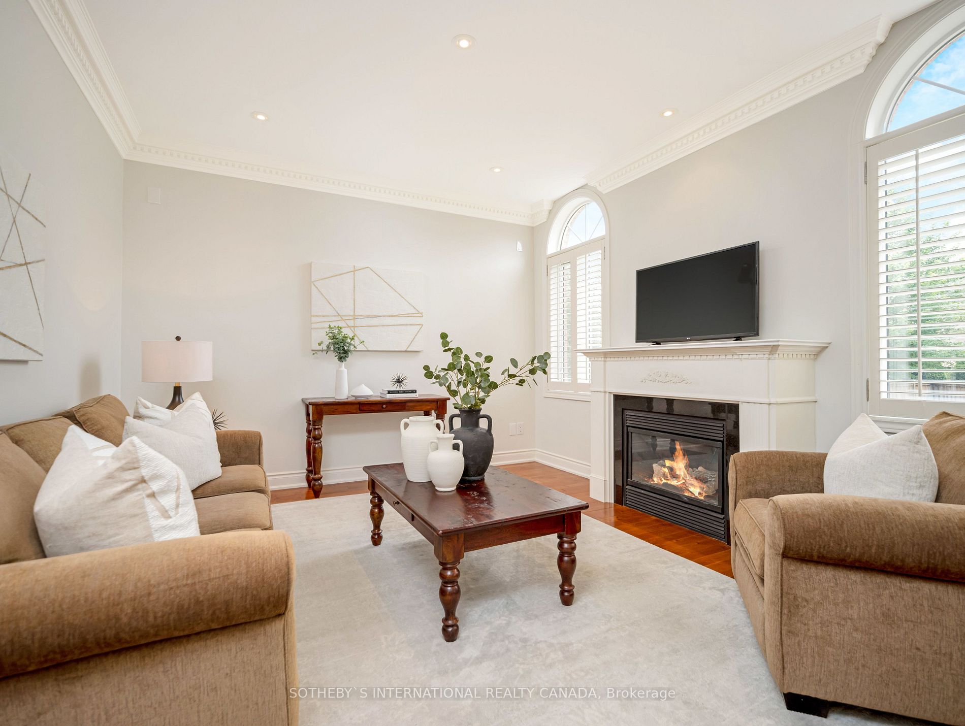 3380 Hayhurst Cres