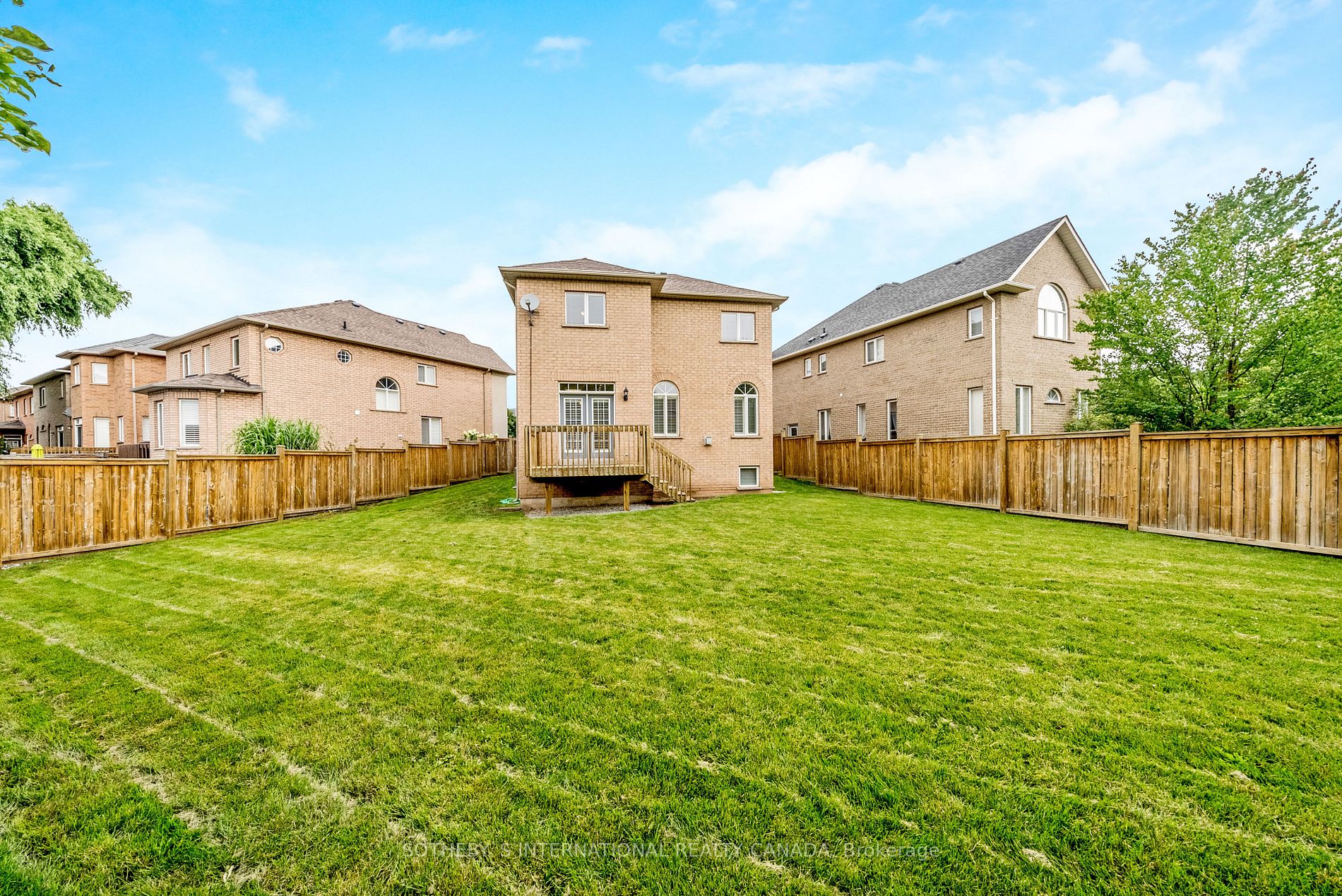 3380 Hayhurst Cres