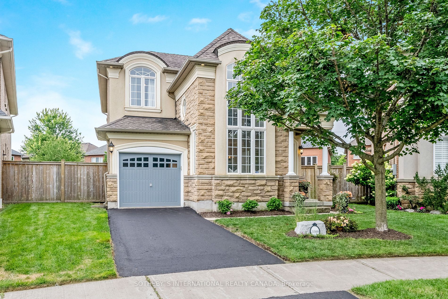 3380 Hayhurst Cres