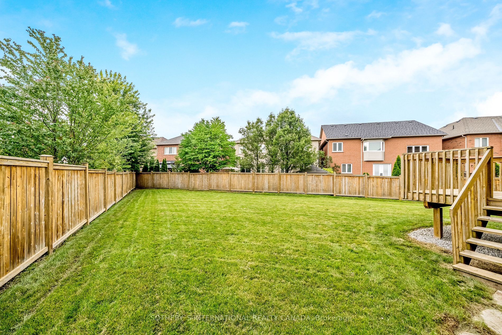 3380 Hayhurst Cres