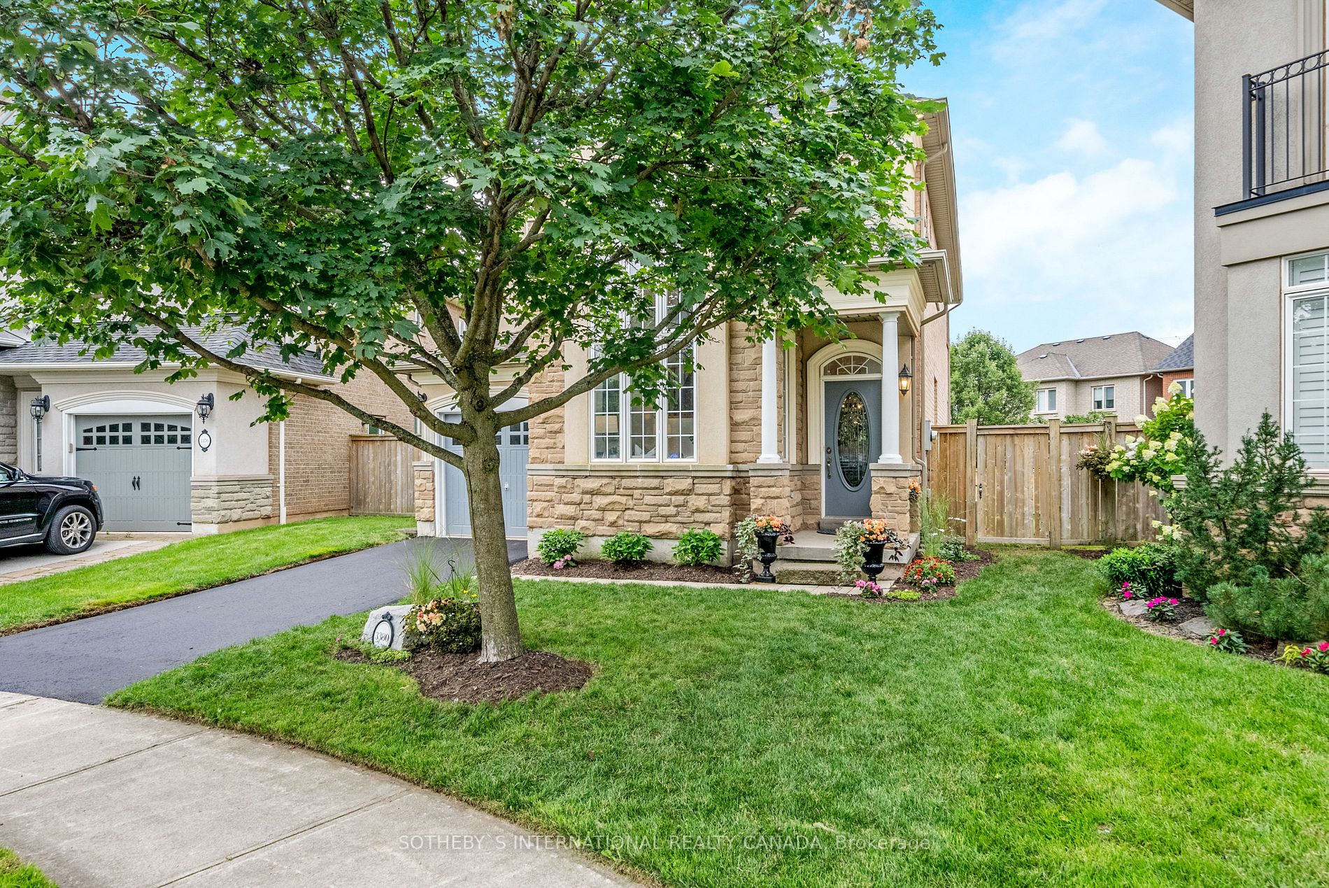 3380 Hayhurst Cres
