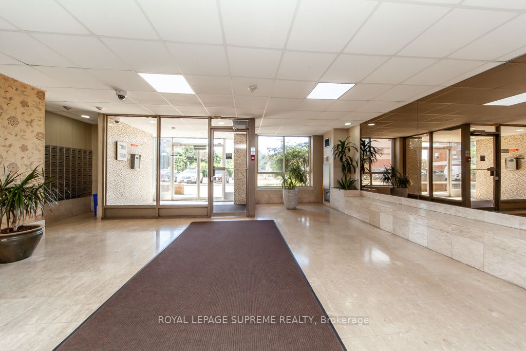 2470 Eglinton Avenue W, #608