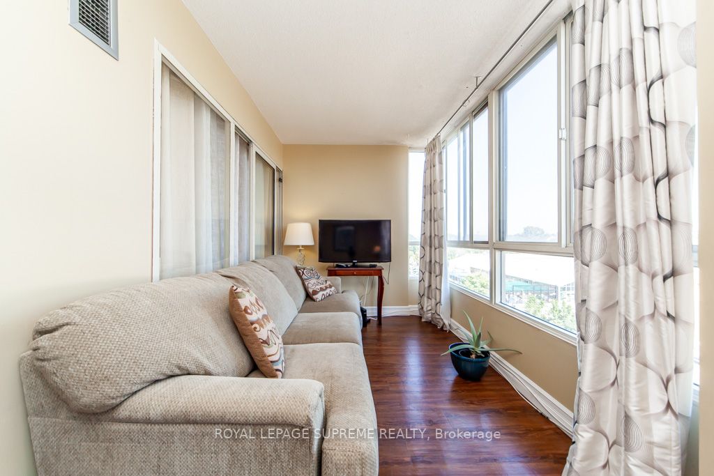 2470 Eglinton Avenue W, #608