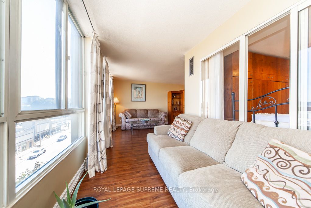 2470 Eglinton Avenue W, #608