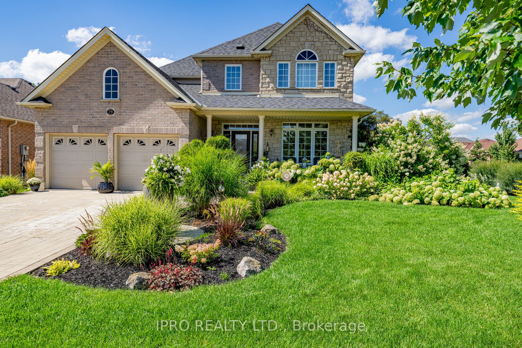 19 Elliott Dr